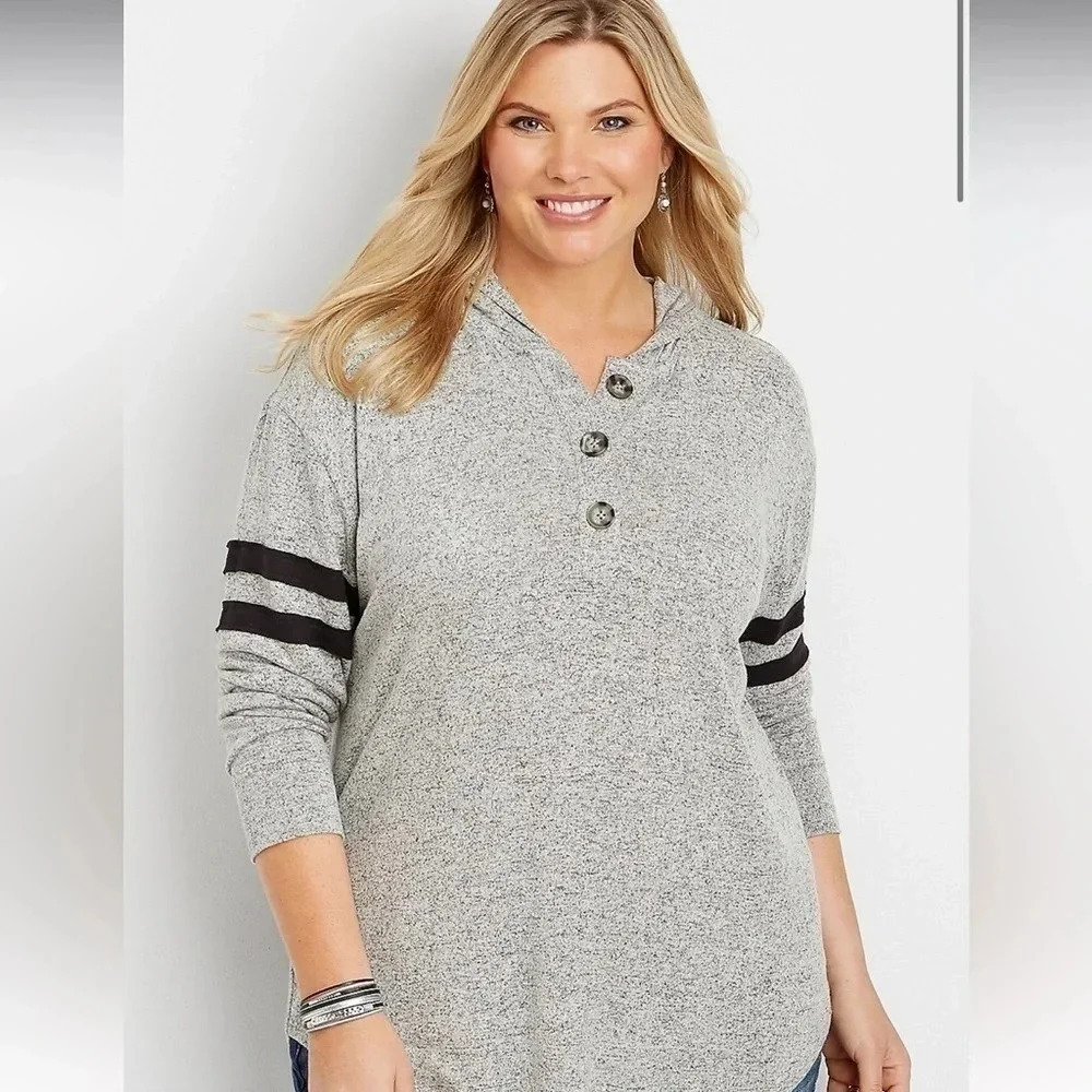 Maurice’s Gray Henley Long Sleeve Pullover Hoodie